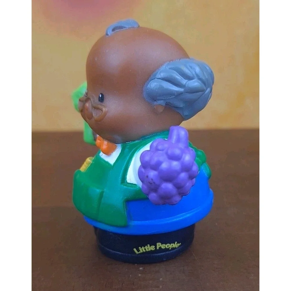 Fisher Price Little People Sam Grocer Man African American Grapes Grocery Store